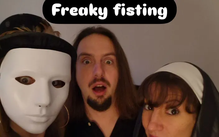 Lety Howl: A Nun Tries to Double Fist Alice Maze