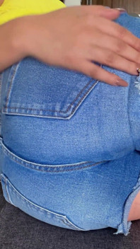 Jeans Farts at Max Power