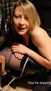 Mommifié : ce fétichiste des chaussettes taquine et poussé jusqu’à l’orgasme ! - Maîtresse Julia