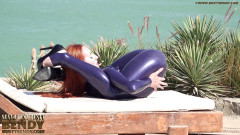 Fem Latex: Erotický latexový oblek a vysoké podpatky