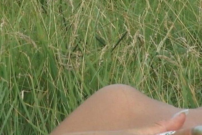 Porno kino: German MILF Likes to Play with Her Pussy and Pee...