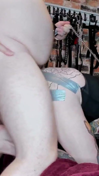 Follando esposa tatuada hablando sucio