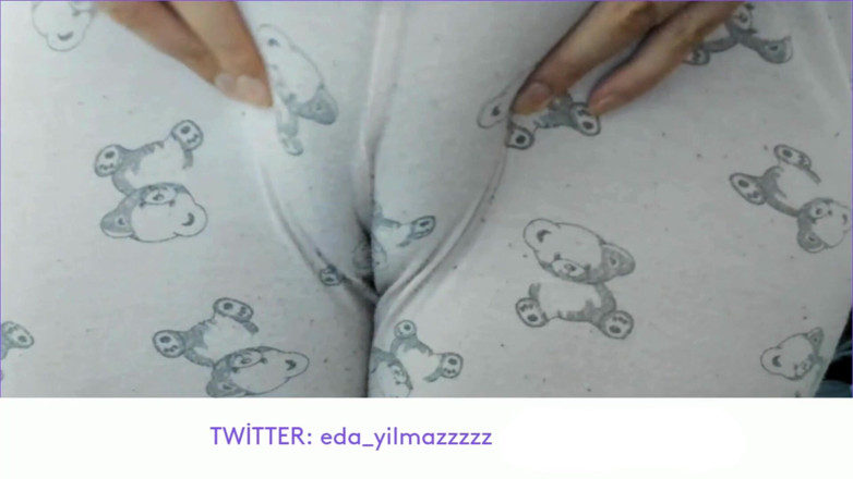 bigass_sexy_bigboobs: Pata de camelo - masturbação de pijama - buceta inchada - turco pornô