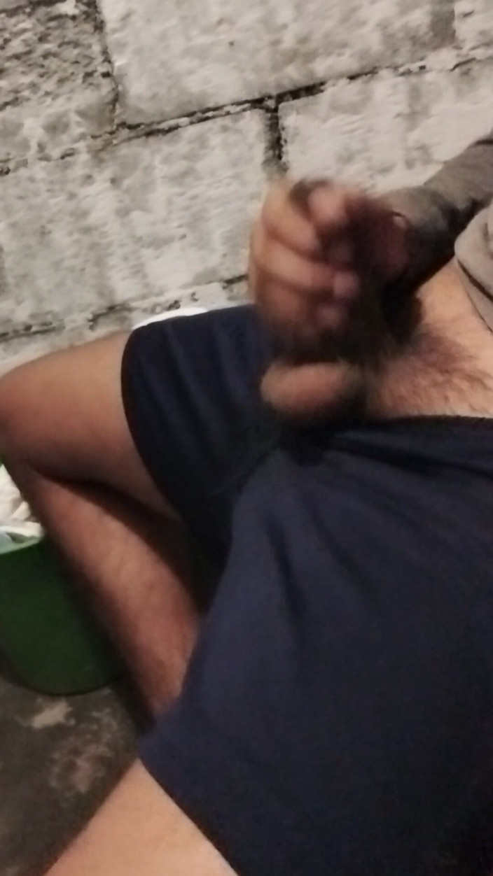 AlexAlejandro13: Daddy in the Bathroom
