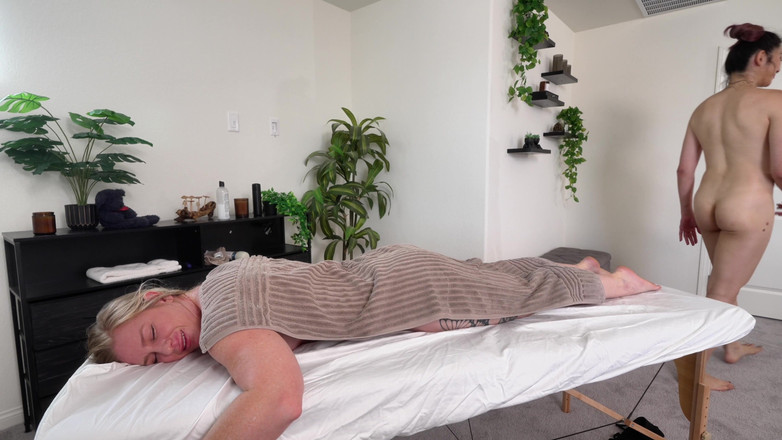 Naughty talulah trans: Heiße asiatische trans fickt mich happy end