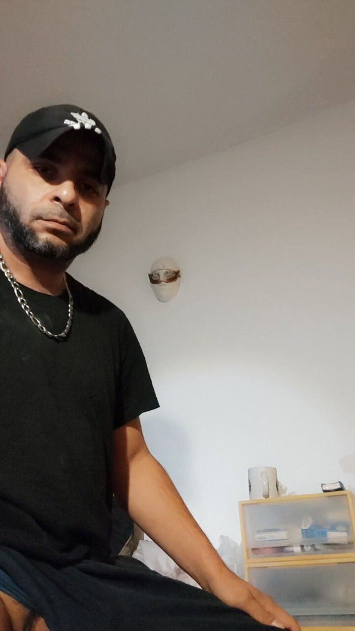 SmokedAlloy2: Dirtyjunkbro打开，热辣的脏袜玩耍和射精。