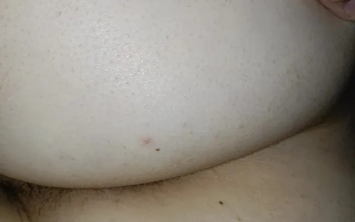 Piggycouple: Hot houswife