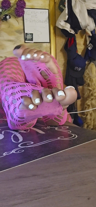 Pattykakes: Vratící se špinavé prsty v růžových síťovaných punčochách