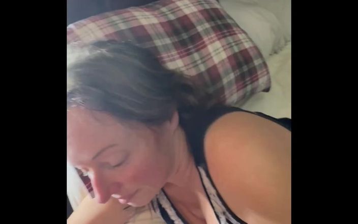 Bonewizzard69: Compilation Bonemaiden, une femme sexy filme, raconte et joue et...