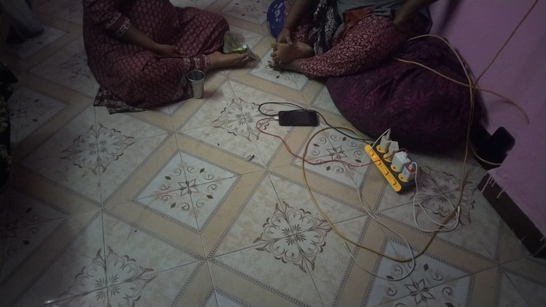 Tamil lesbian: Tamil india hablando sucio en casa