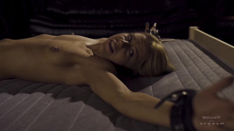 Bound to Orgasm: Głośna Nikki 4K
