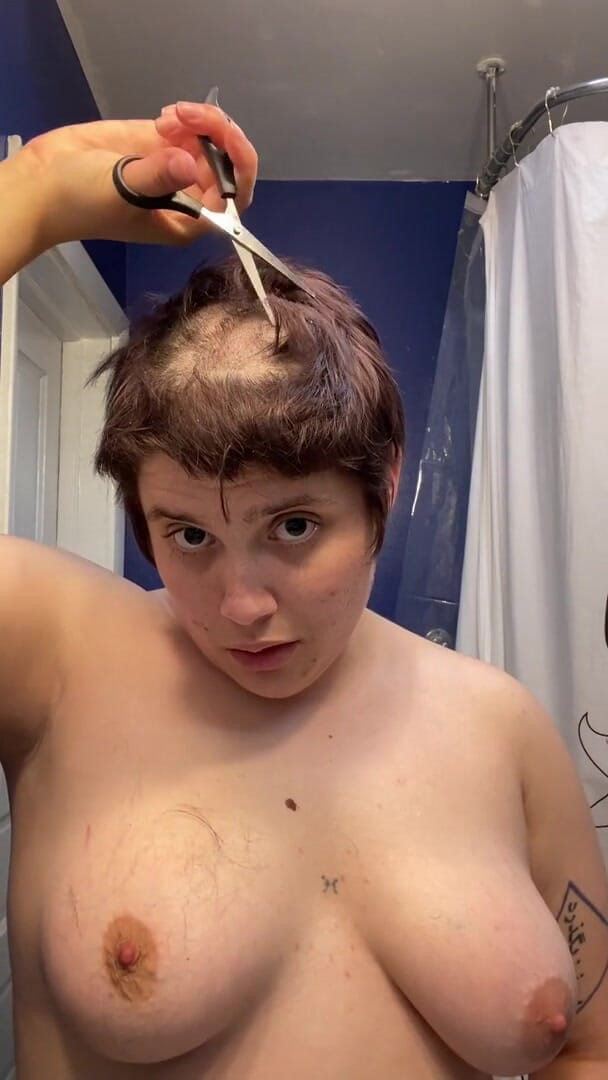 Adama Daat: Hairless whore: going completely bald and browless with a fetish...