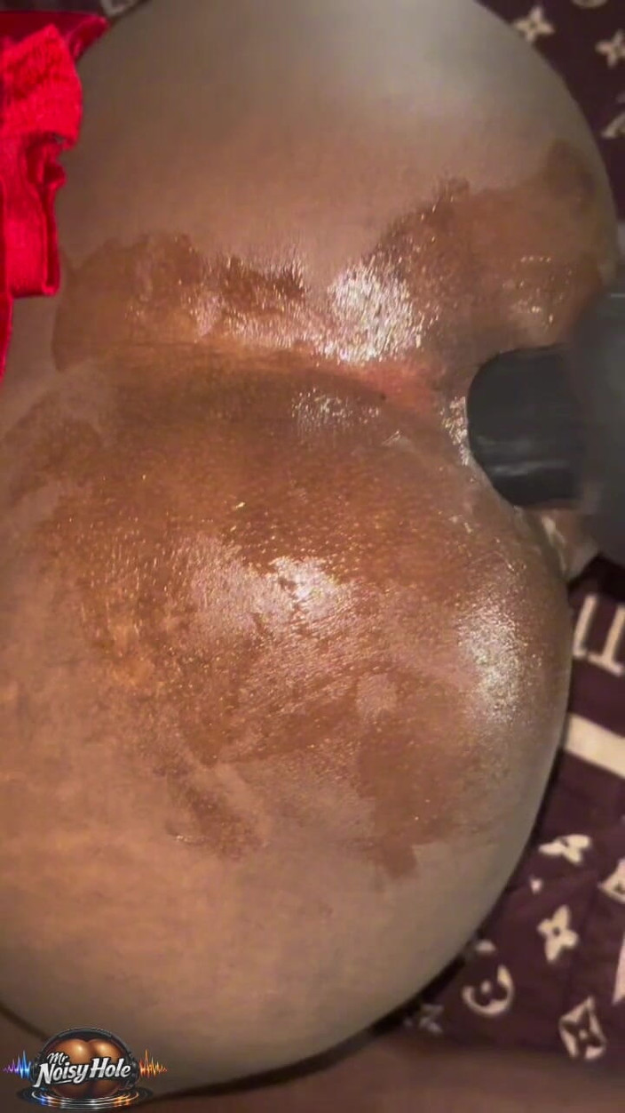 Mr. Noisy Hole: Destroy My Hole