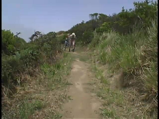 Hogtied by Kink: Žena krotící koně