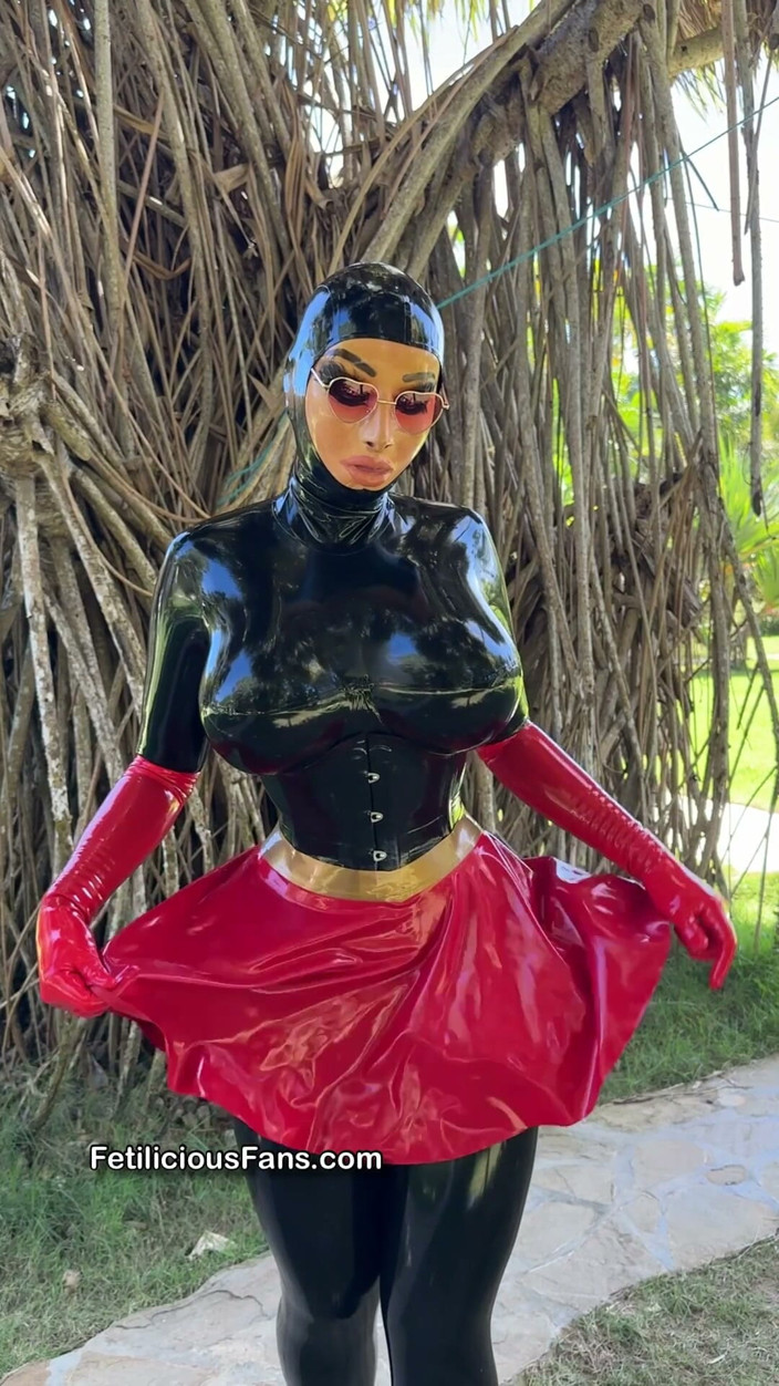 Miss_Fetilicious: Watch Till the End. Did You See It?