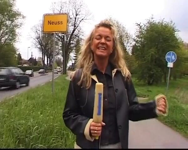 German's MILF: Büyük memeli Alman üvey anne göğüslerine büyük boşalma