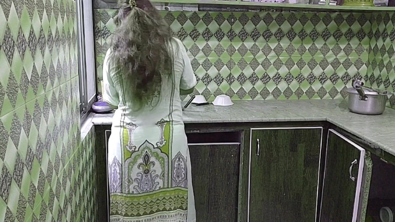 Pakistani CoupleX: Tatie indienne desi cuisine, Mai Kam Kr Rahi Thi Pati...