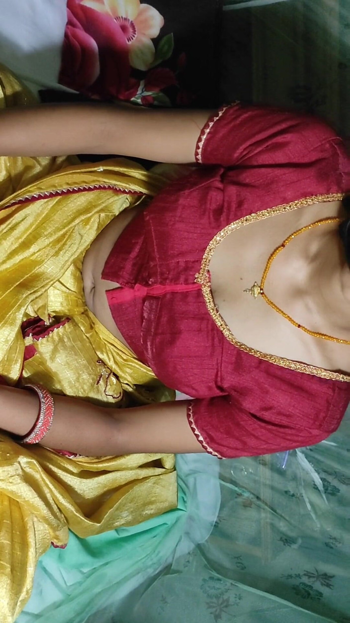 Gini272: Bhabhi in Yellow Saree Hindi Talking Cheating with Husband Fucking...