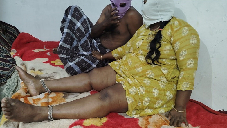 Santhi89: Indische tante neukt hard in echtgenoot zeer hete Tamil-huisvrouw