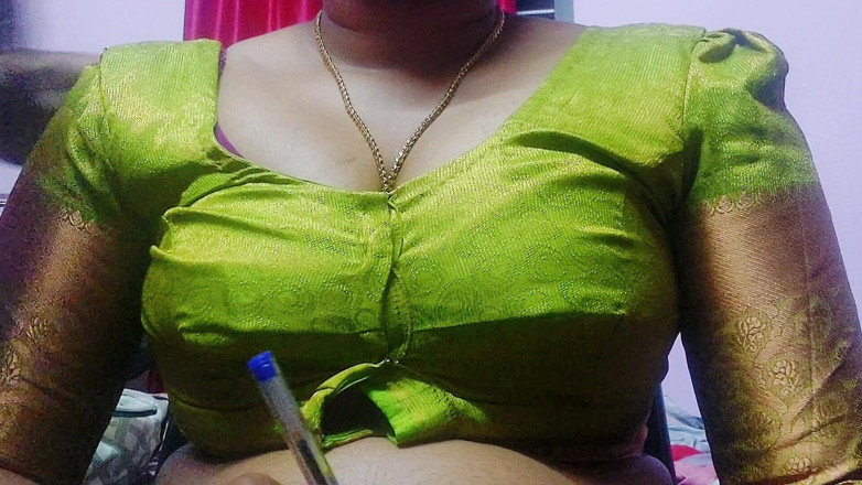 Desi Mohini: Wielkie cycki napalona Bhabhi sprawiała mężowi seksualną przyjemność