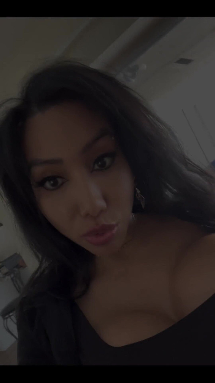 Anakaliyah: Dicke titten