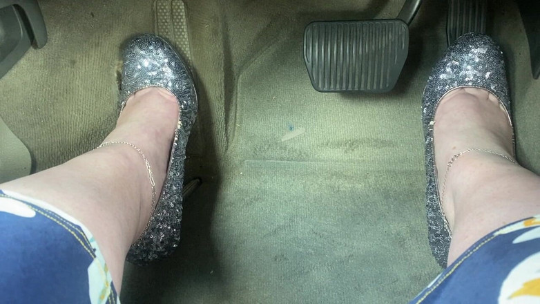 BellaBlast: Topuklu 5'te pedal pompalıyor