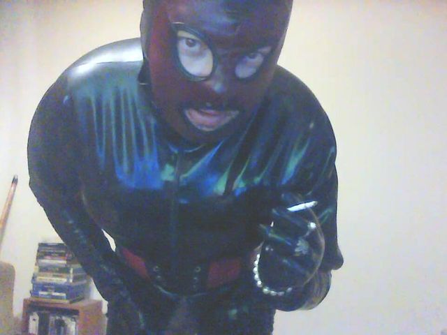 Latexpeti Wear Latex Catsuit,gloves and Smoking (Latex Peti)