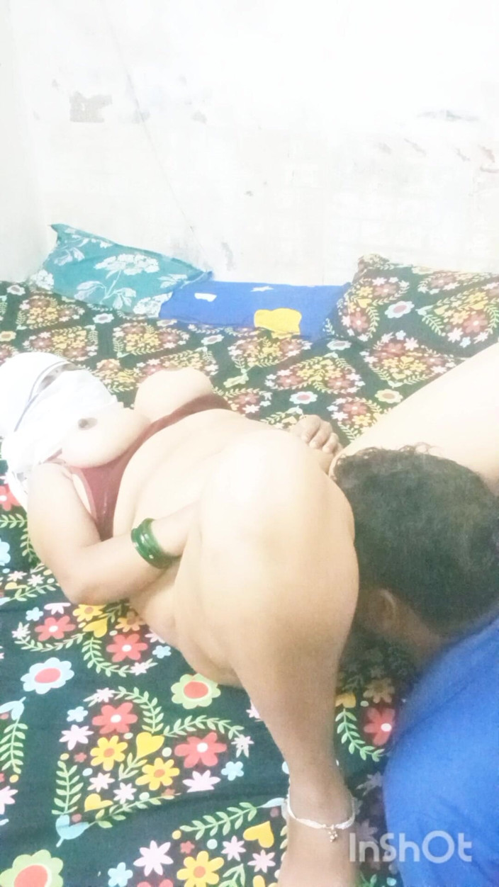 Bed: India Desi Housewife Sex Video