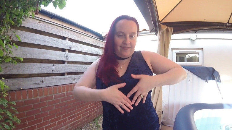 Littlevixen: Velvet striptease im kurzen partykleid