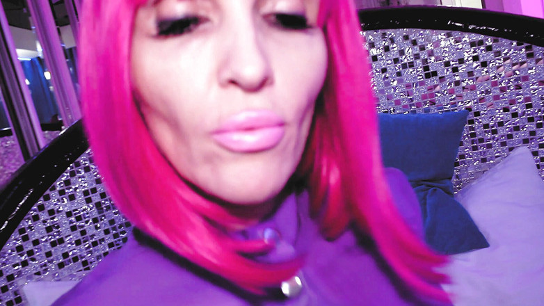 Eva Latexxx: MILF yang menakjubkan Eva Latex menghisap batang besar kongkek pepek...