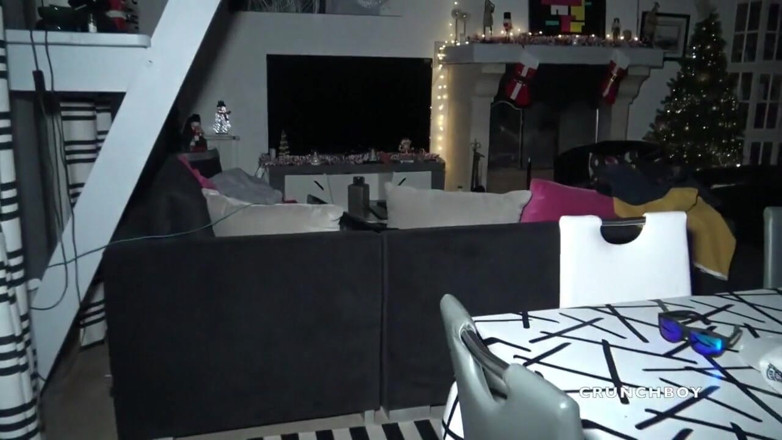My first time with a boy: Prosty chłopak zerżnięty na surowo przez swojego przyjaciela na śmieszne Święta Bożego...