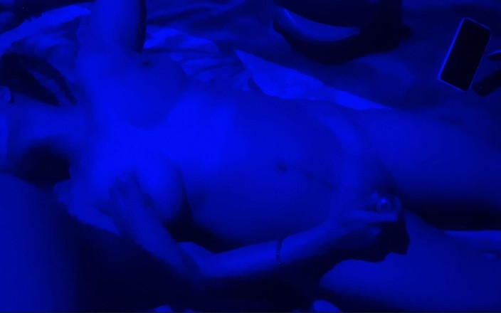 Busty Banuu: XXX義理の姉妹のセクシーなセックスポルノ動画