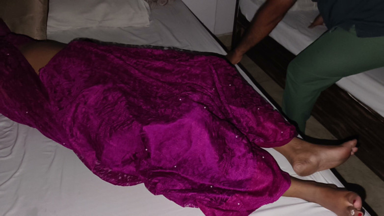 BadMash_Bhabhi: Indian Bahu Get Fucked in Her Tight Pussy by Old...