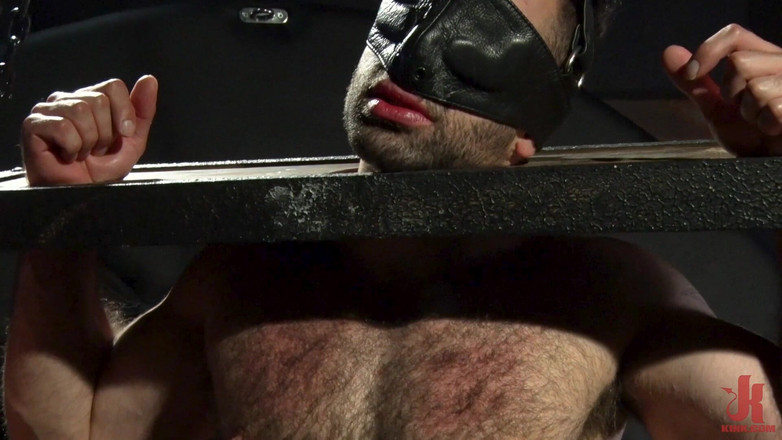 Kinky Bites Gay: Kembalinya Arad: Arad Winwin dan Lucas Leon, Raw