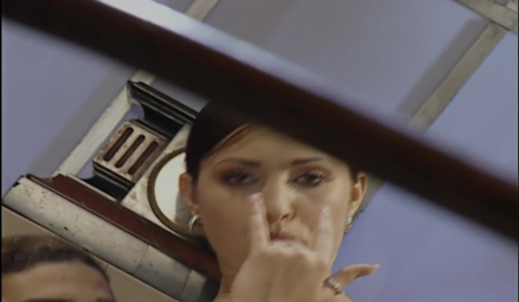 Antonio Adamo Film: 私のロシア人秘書はどうやって私のチンポを彼女の口の中で成長させますか?