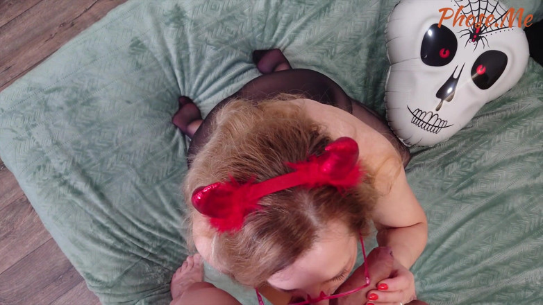 Pantyhose me porn videos: Soția ta diavoliță excitată îmi suge pula de Halloween