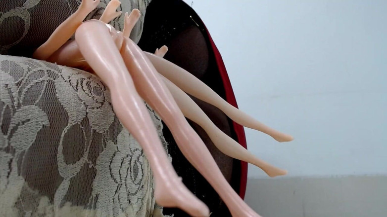 Maeling: Thigh Tiny Brat Slut Shrunk College Students