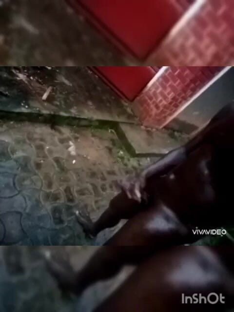 Hongi: El porno africano más oscuro tiene la polla negra más...