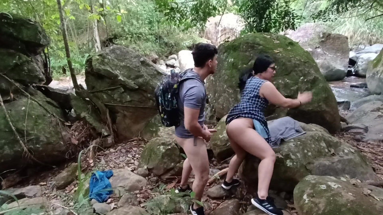 venusandzeus: Mädchen lässt ihren lehrer sie nach dem college im wald...