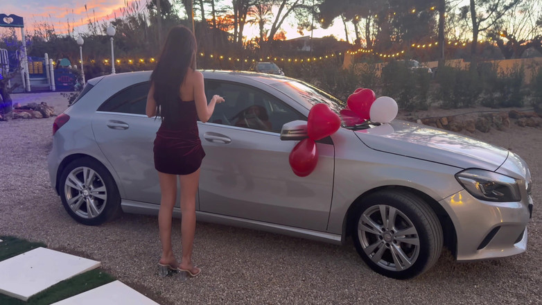 Mr Roca: Scopare la mia ragazza con forza per San Valentino