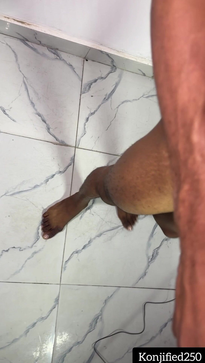 Konjified250: Si masturba con il mio amico arrapa