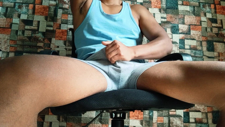 Hornyboy2058: Sesi masturbasi terlarang - tertangkap basah