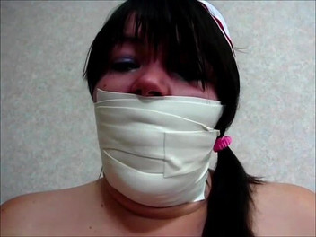 Selfgags classic: Auto náuseas de microfoam de la enfermera Layla!