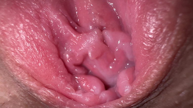 Kinky Mia: Close up - si cewek seksi mia pengen muncrat bareng kamu...