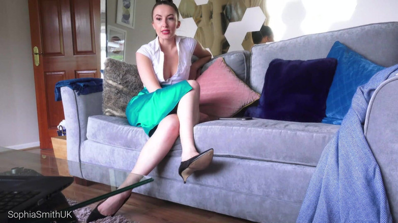 SophiaSmithUK: Boty škádlí bosý paroháč