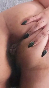 Witchy Hands: Spreading and Bouncing Ass