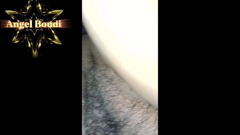 Roshalo Boudi: Bengalski Angel Boudi i jej przyrodni brat w romansie