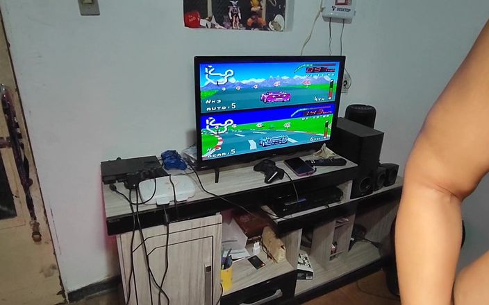 Carmona TS: Li ho fatti allattare entrambi mentre giocavano ai videogiochi