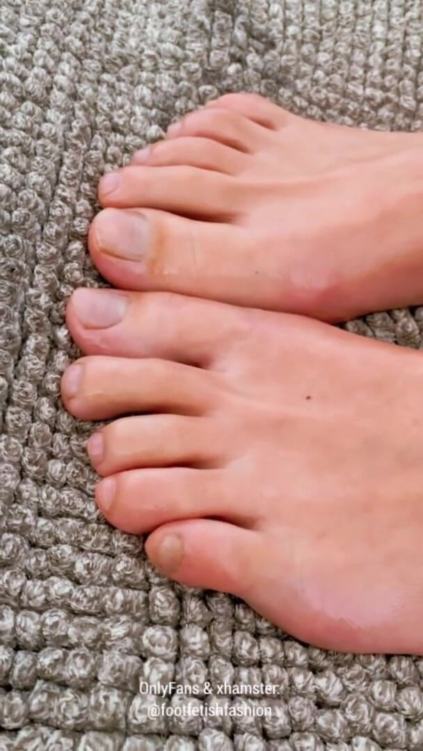 FootFetishFashion: Minha primeira massagem com óleo