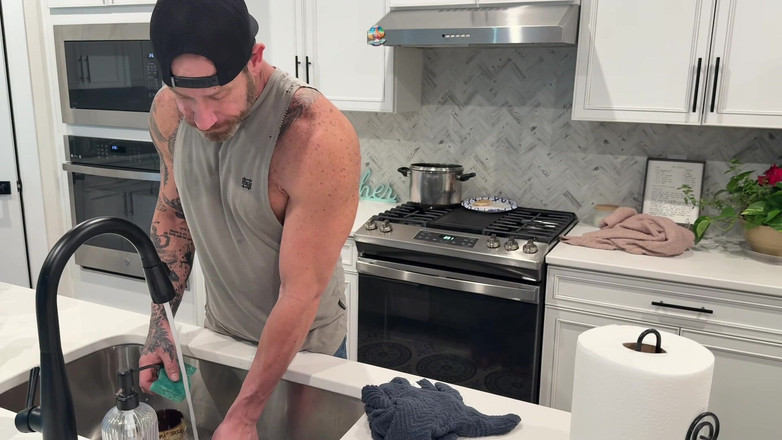 Brock Swole: Brock'un komşu sadie rose'un lil yardımına ihtiyacı var